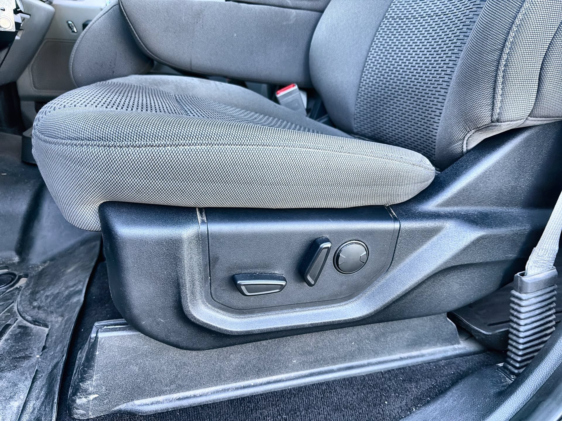 Used 2019 Ford F150 XLT w/ Equipment Group 302A Luxury AWD/4WD image 12