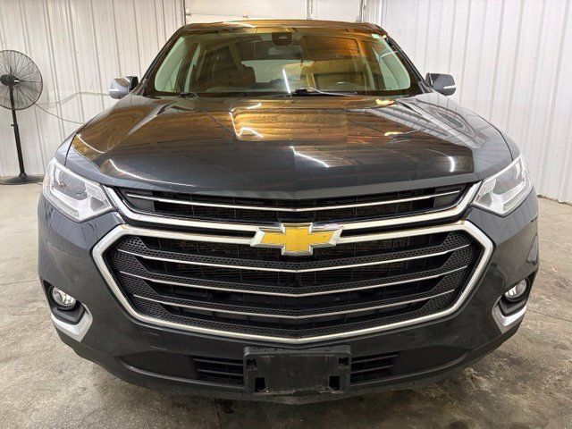 Used 2021 Chevrolet Traverse LT FWD image 2