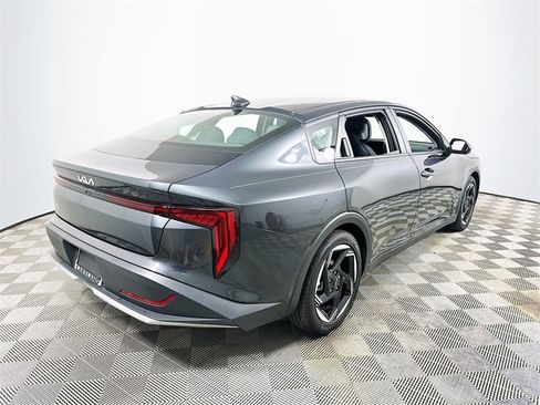 Used 2025 Kia K4 EX image 3