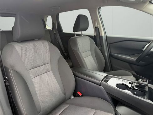Used 2025 Nissan Rogue SV FWD image 13