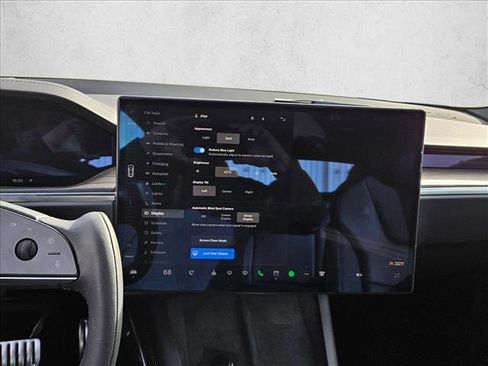 Used 2022 Tesla Model S image 17