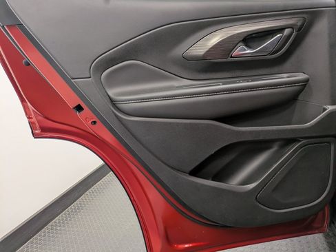 Used 2023 GMC Terrain SLE w/ Driver Convenience Package image 22