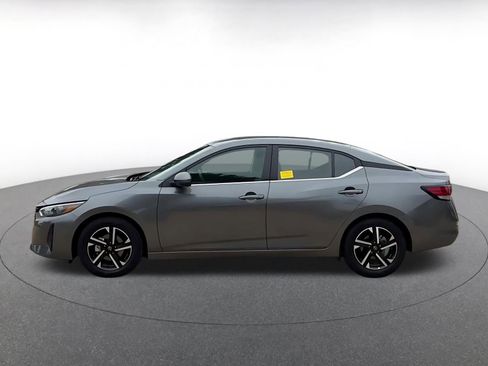 Used 2025 Nissan Sentra SV FWD image 9