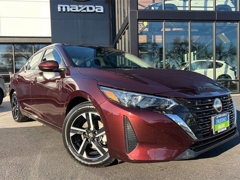 Used 2025 Nissan Sentra SV image 2