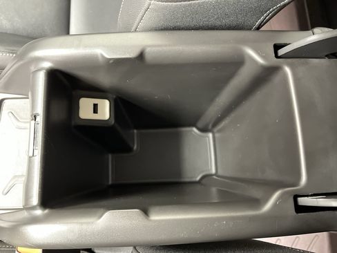 Used 2018 Chevrolet Colorado ZR2 w/ ZR2 Midnight Special Edition AWD/4WD image 24