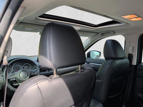 Used 2017 MAZDA CX-5 Touring w/ Preferred Equipment Package FWD image 13