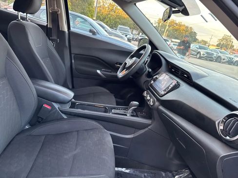 Used 2024 Nissan Kicks SV FWD image 13