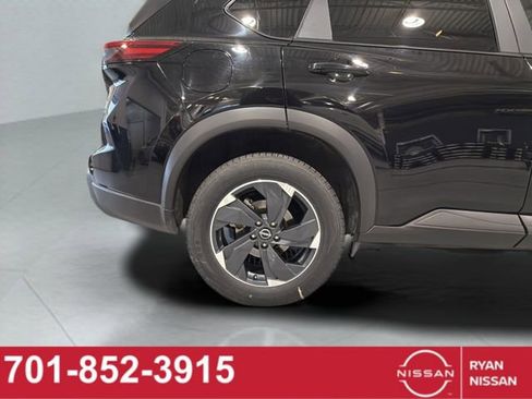 Certified 2025 Nissan Rogue SV image 21