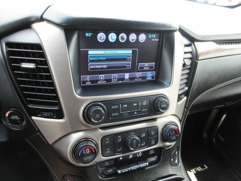 Used 2018 GMC Yukon Denali w/ Denali Ultimate Package AWD/4WD image 35