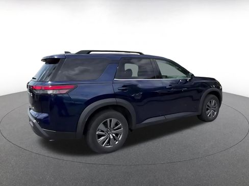 Used 2025 Nissan Pathfinder SV AWD/4WD image 15