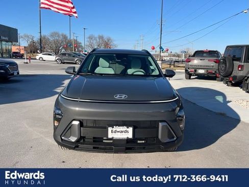 New 2025 Hyundai Kona SEL image 2