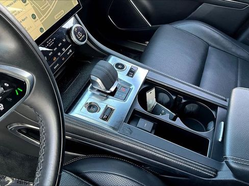 Used 2025 Jaguar F-PACE R-Dynamic S image 18