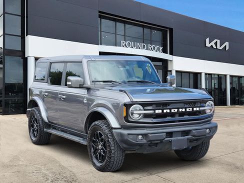 Used 2022 Ford Bronco Outer Banks AWD/4WD image 3