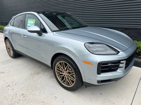 Used 2026 Porsche Cayenne E-Hybrid Coupe AWD/4WD image 11