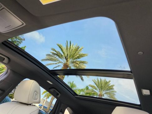 Used 2025 Acura RDX SH-AWD image 19