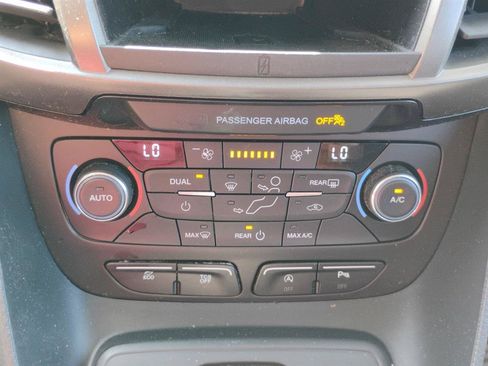 Used 2022 Ford Transit Connect XLT FWD image 29