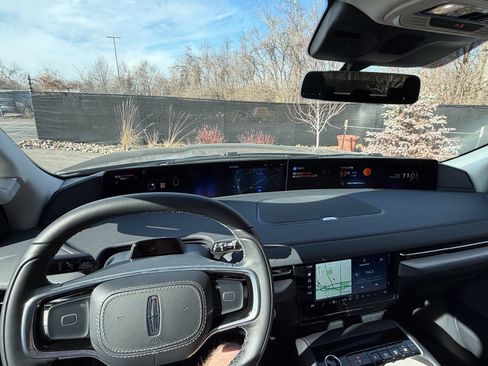 New 2026 Lincoln Navigator L Reserve AWD/4WD image 30