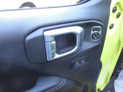 Used 2023 Jeep Wrangler Unlimited Sahara w/ LED Lighting Group AWD/4WD image 16