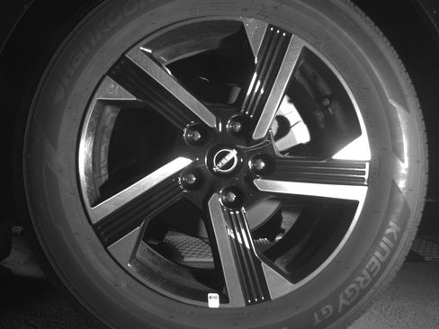 Used 2025 Nissan Sentra SV FWD image 14