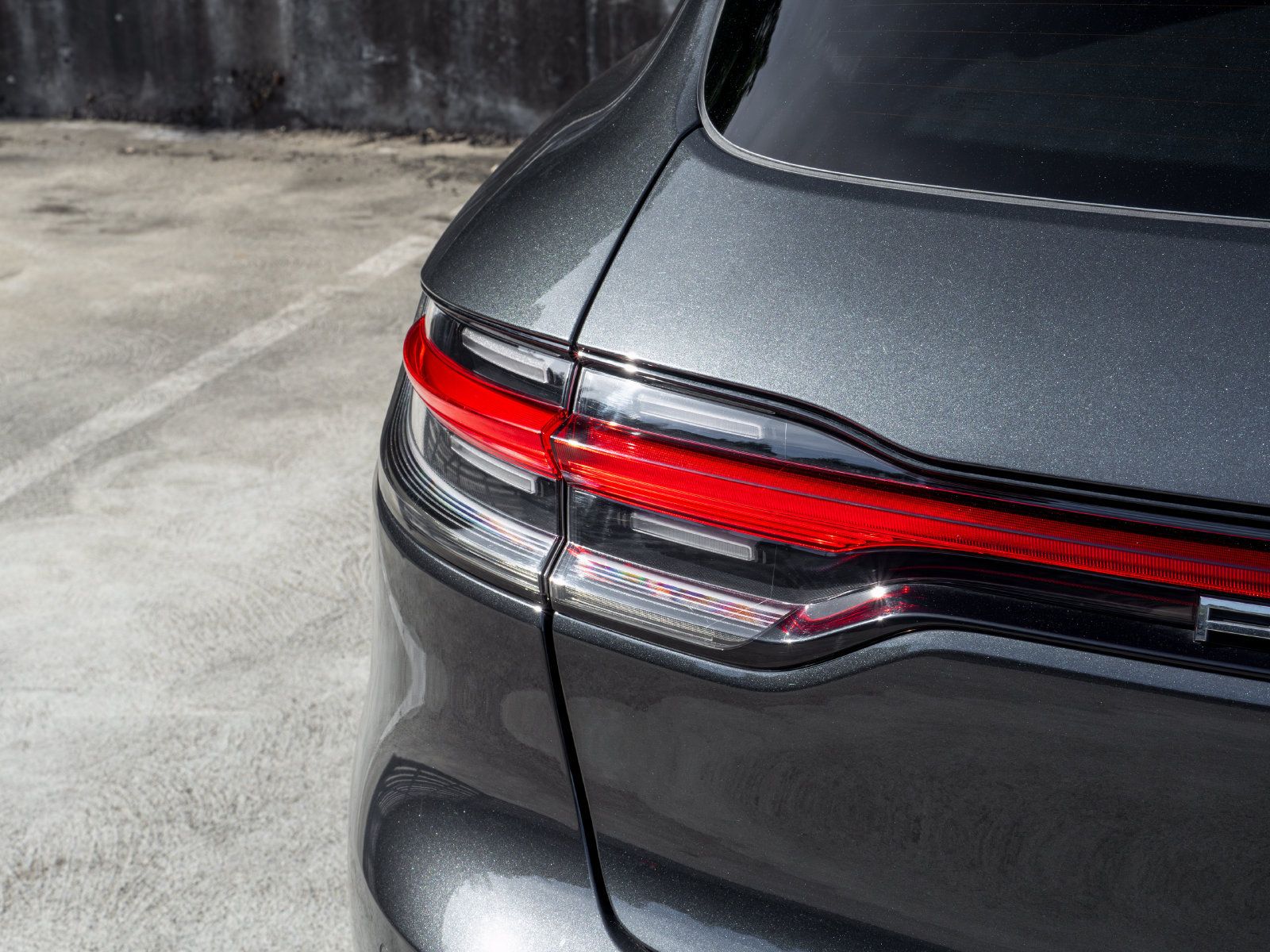 Certified 2023 Porsche Macan AWD/4WD image 18
