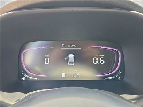 Used 2025 Kia Soul LX w/ LX Technology Package FWD image 10