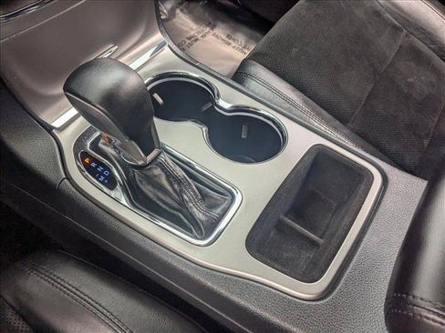 Used 2018 Jeep Grand Cherokee Altitude AWD/4WD image 15