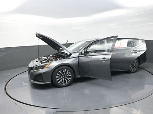 Used 2024 Nissan Altima 2.5 SV image 52