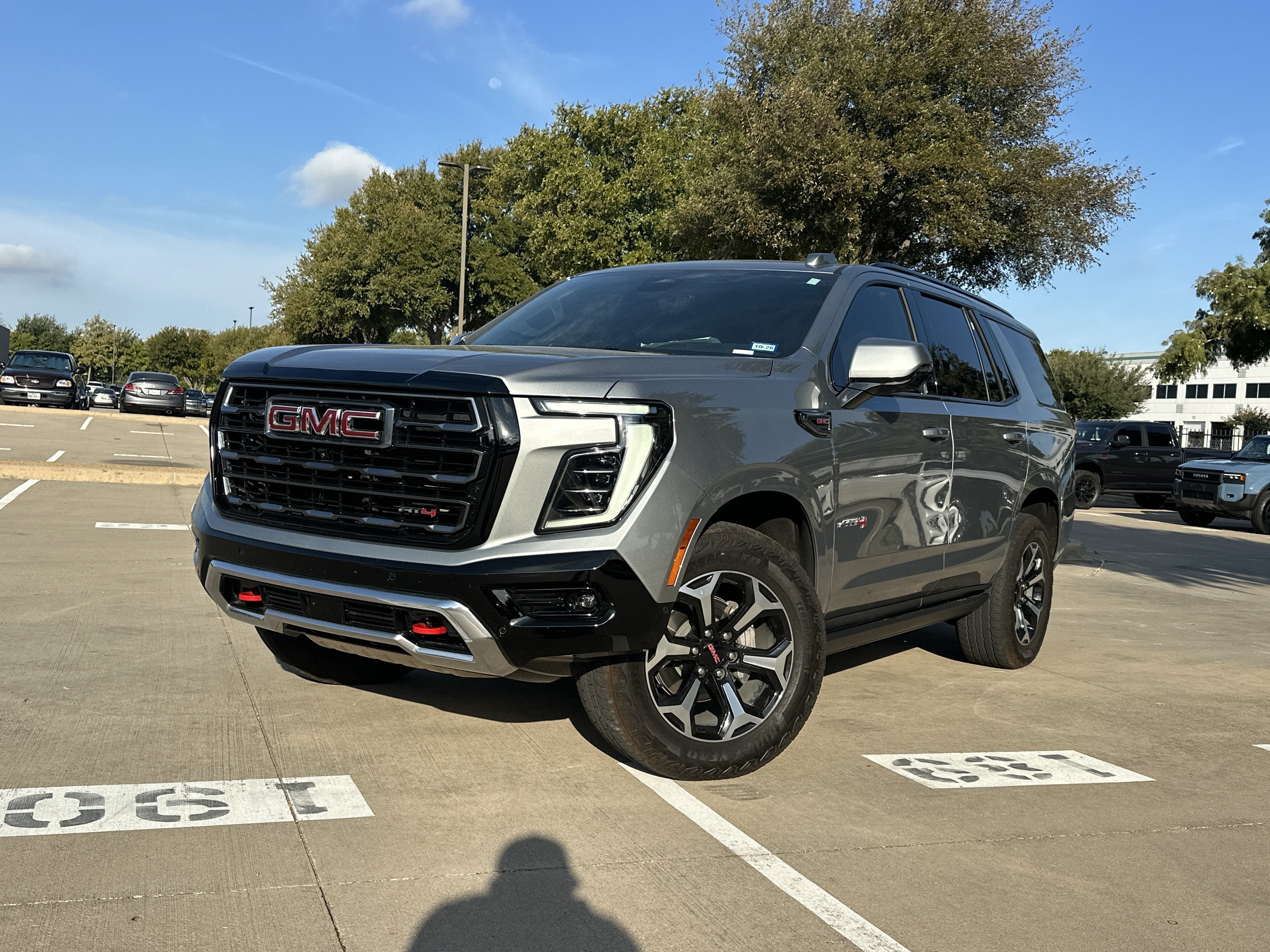 Used 2025 GMC Yukon AT4 w/ AT4 Premium Package AWD/4WD image 1