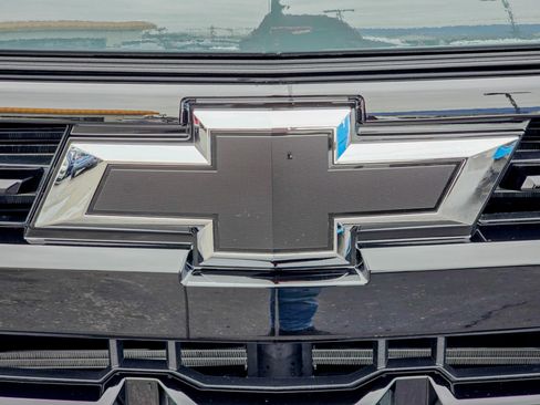 Used 2026 Chevrolet Silverado 1500 LT Trail Boss w/ Convenience Package II image 3