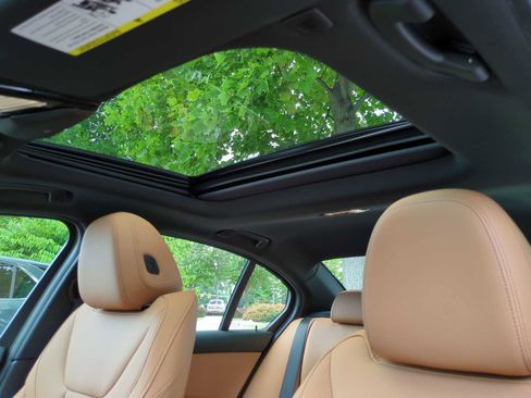 New 2025 BMW 330i xDrive Sedan w/ Premium Package image 19