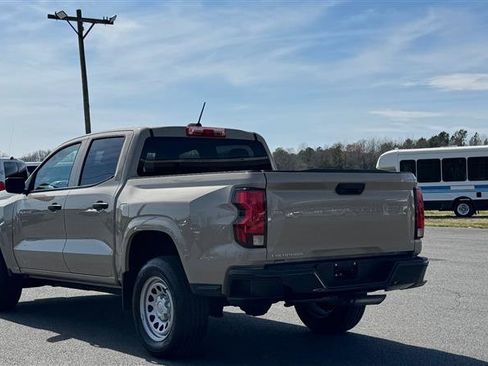 Used 2023 Chevrolet Colorado W/T image 9