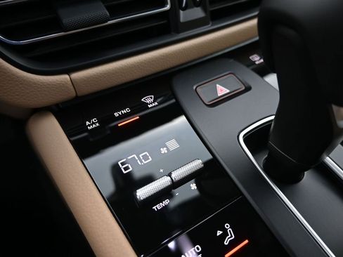 New 2026 Porsche Macan AWD/4WD image 18