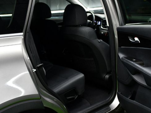 Used 2019 Kia Sorento LX image 34