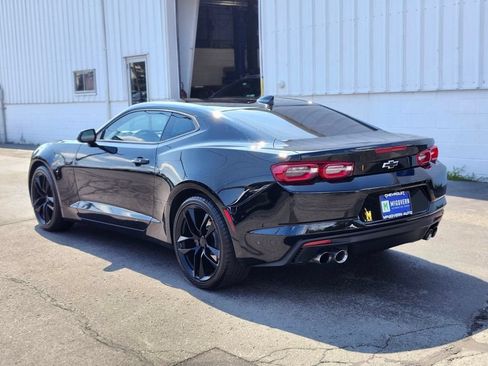 Used 2022 Chevrolet Camaro LT RWD image 3
