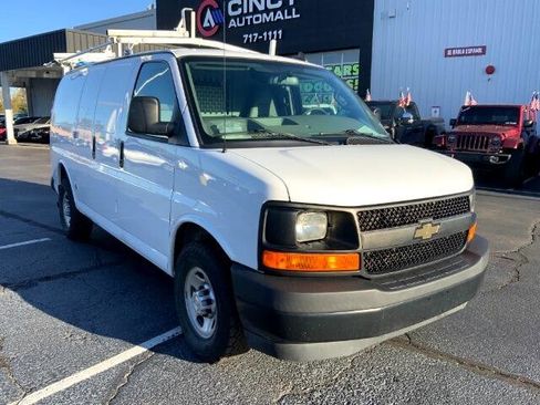 Used 2017 Chevrolet Express 2500 image 2