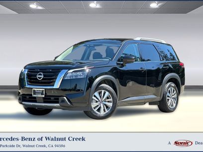 Used 2025 Nissan Pathfinder SL
