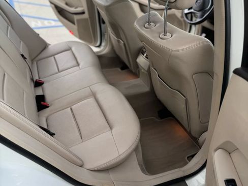 Used 2015 Mercedes-Benz E 350 Sedan image 14
