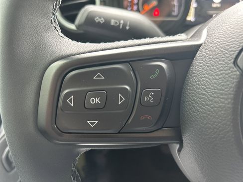 New 2025 Jeep Gladiator Sport image 13