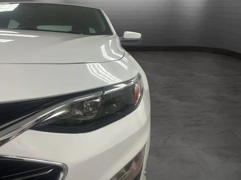 Used 2025 Chevrolet Malibu LT FWD image 32