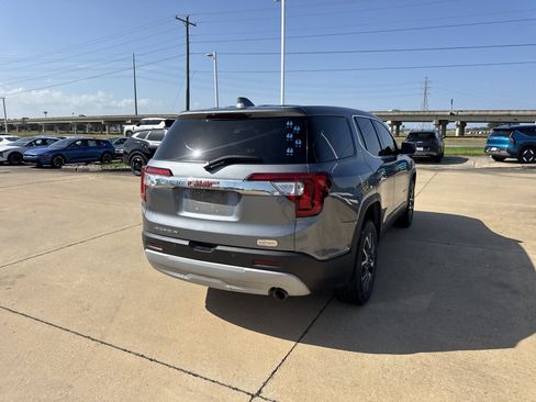 Used 2020 GMC Acadia SLE FWD image 16