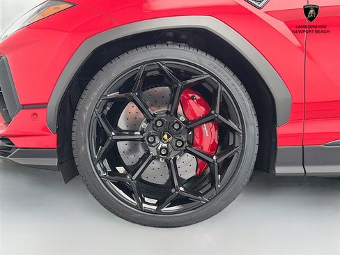 Used 2024 Lamborghini Urus Performante AWD/4WD image 29