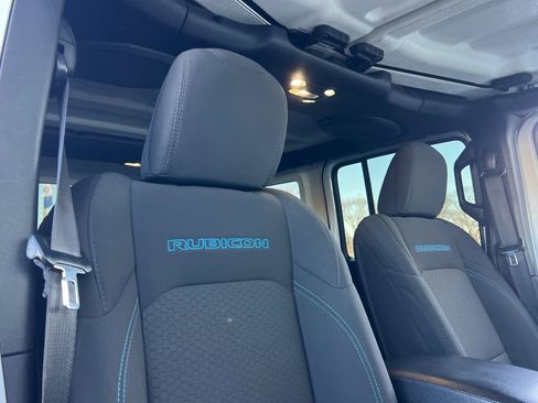 Used 2023 Jeep Wrangler Unlimited Rubicon 4xe image 17