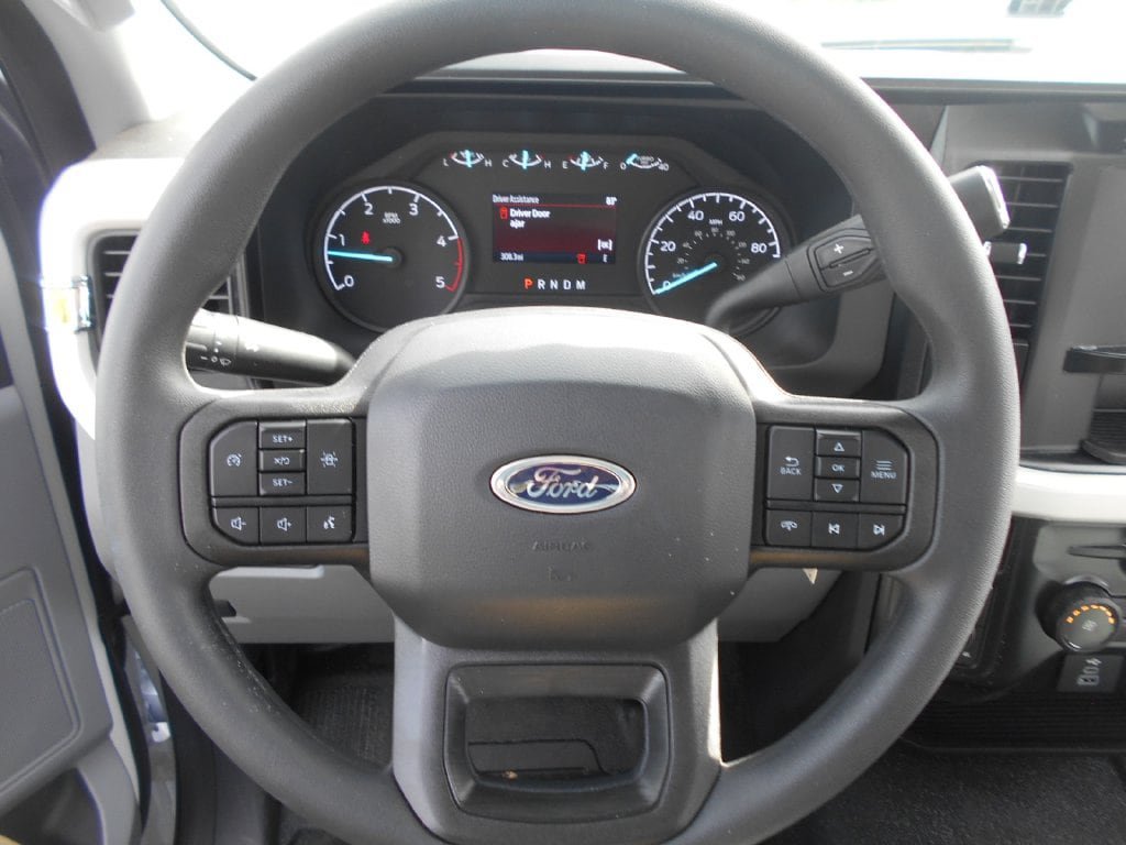 New 2024 Ford F550 4x4 Regular Cab Super Duty image 11