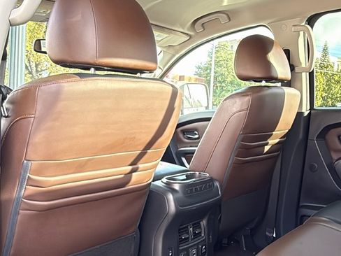 Used 2019 Nissan Titan Platinum Reserve w/ Platinum Utility Package image 18