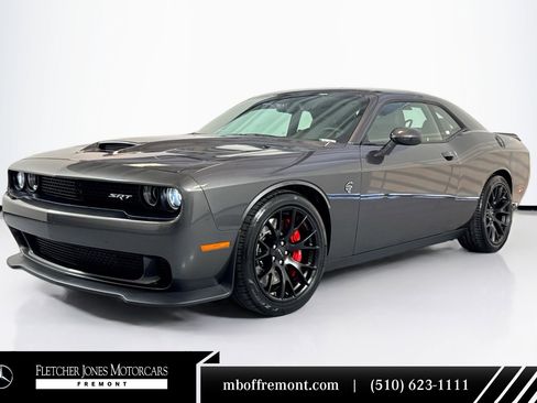 Used 2015 Dodge Challenger SRT Hellcat image 1
