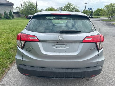 Used 2020 Honda HR-V LX image 11