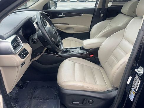 Used 2019 Kia Sorento EX w/ EX Touring Package image 6