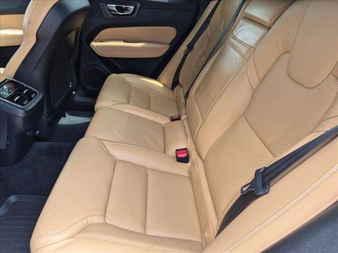 Used 2021 Volvo XC60 T5 Inscription FWD image 20