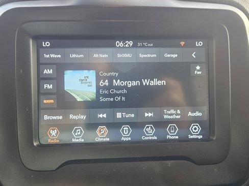 Used 2021 Jeep Renegade Latitude w/ Convenience Group FWD image 11