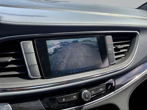 Used 2018 Buick Enclave Essence FWD image 14